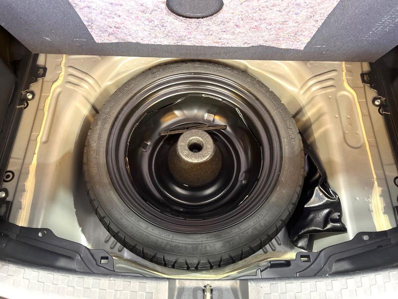2018 Toyota Aqua DAA-NHP10 (UW-6a6c13d73abcb)[22]