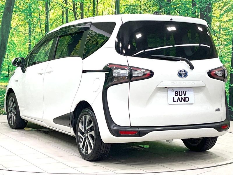 2015 Toyota Sienta DAA-NHP170G (UW-6a6c13da63a1f)[15]