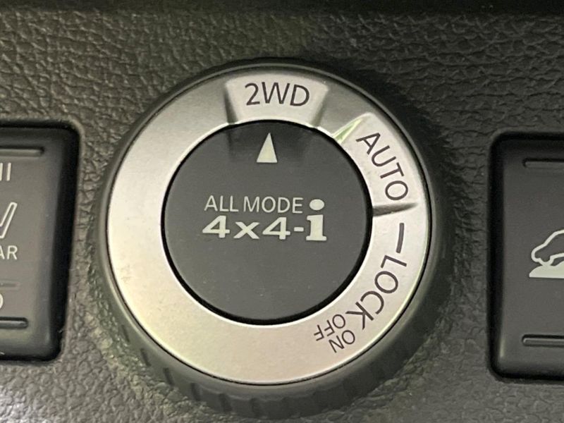 2012 Nissan X-Trail DBA-NT31 (UW-6a6c13e86e8c1)[29]