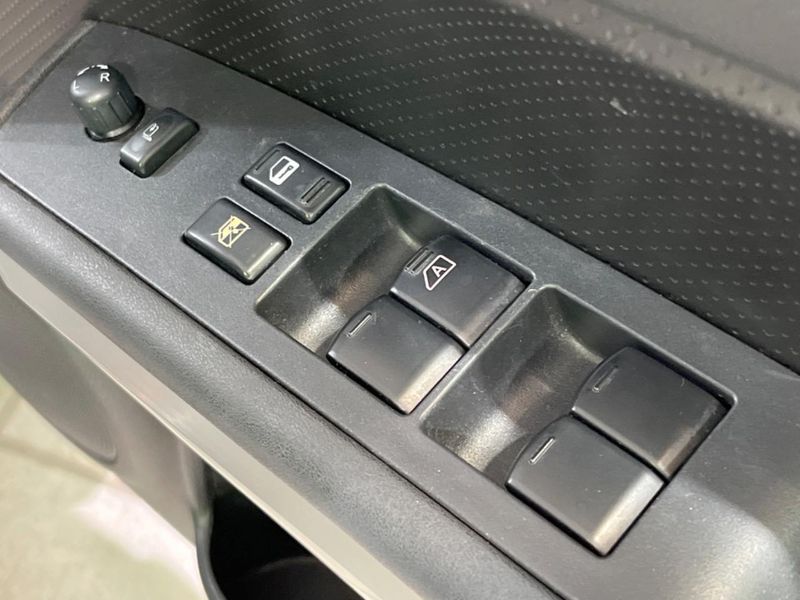 2012 Nissan X-Trail DBA-NT31 (UW-6a6c13e86e8c1)[17]