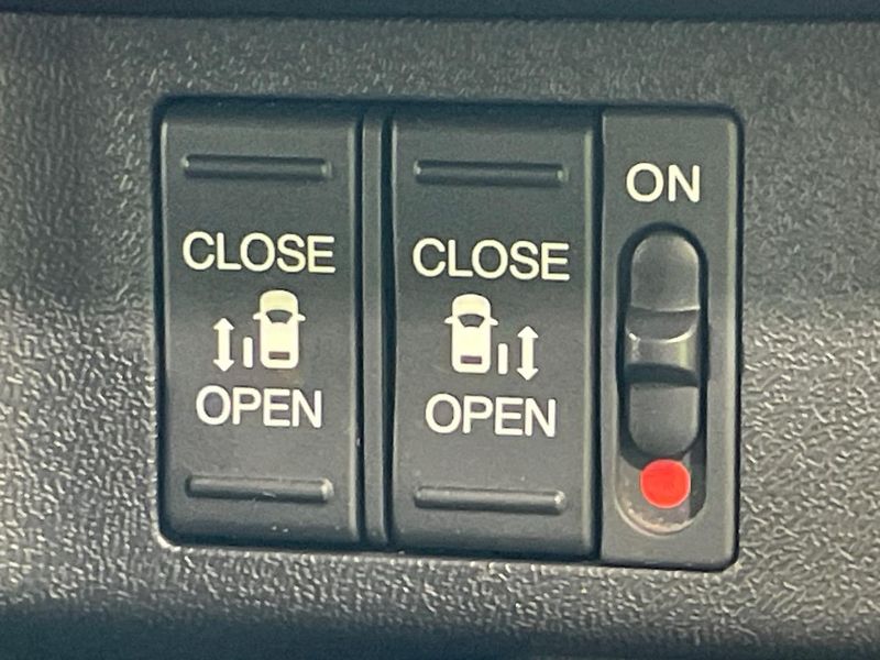 2017 Honda Stepwgn Spada DBA-RP3 (UW-6a6c13fcb50ea)[7]