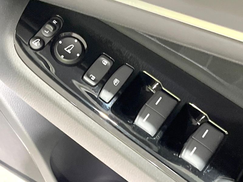 2021 Honda Vezel 6AA-RV5 (UW-6a6c140b578a9)[25]