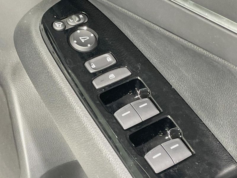 2022 Honda Vezel 6AA-RV5 (UW-6a6c140f660b5)[26]