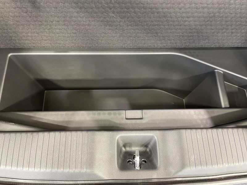 2023 Honda Vezel 6AA-RV5 (UW-6a6c141242049)[28]