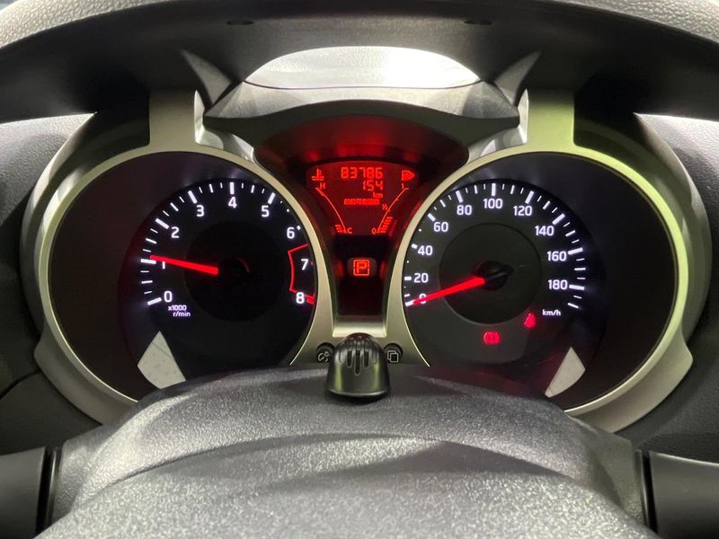 2010 Nissan JUKE DBA-YF15 (UW-6a6c147f7409a)[15]