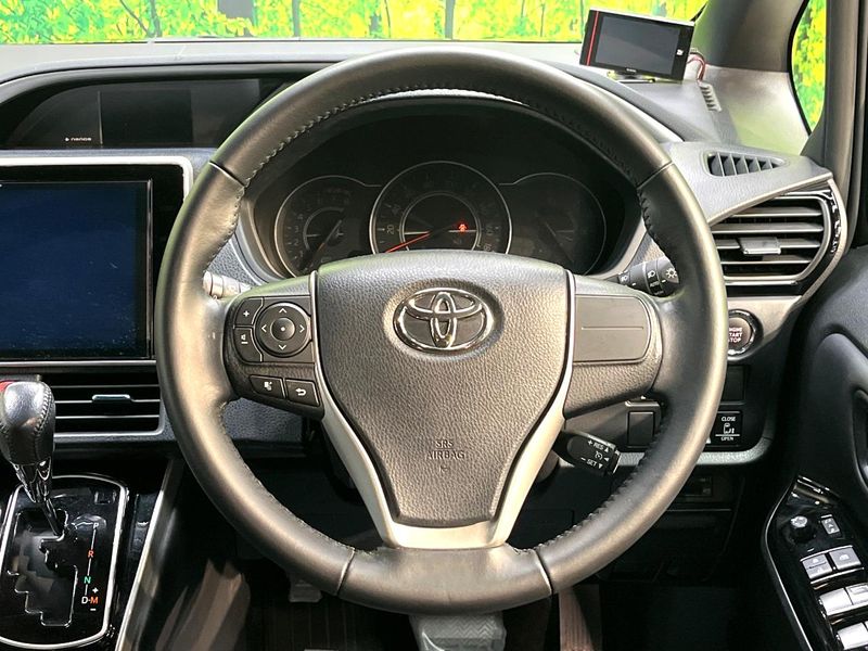 2020 Toyota Voxy 3BA-ZRR80W (UW-6a6c14a66c8b0)[23]