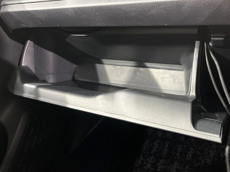 2019 Toyota Voxy DBA-ZRR85W (UW-6a6c14aa4b559)[20]