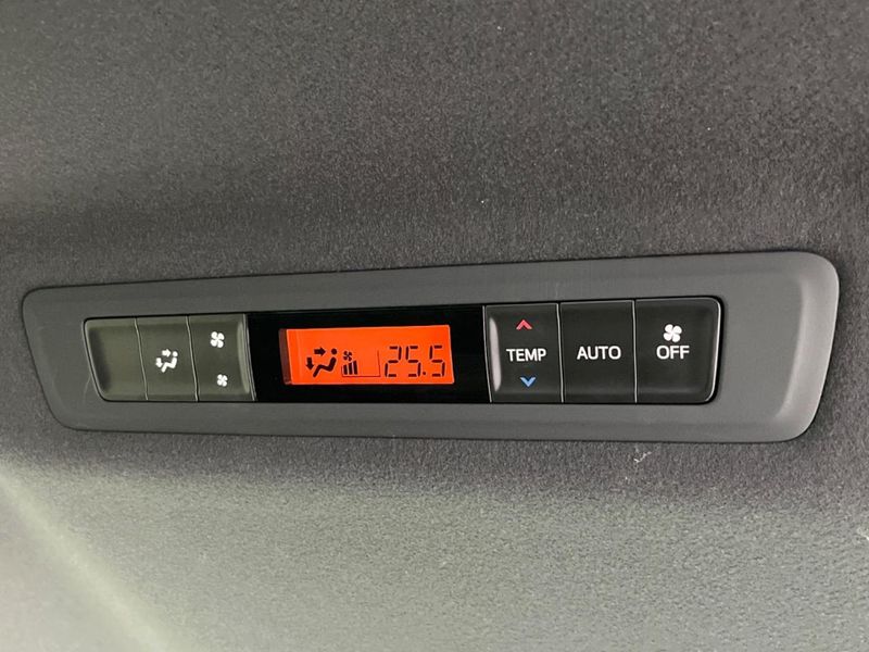 2020 Toyota Voxy DBA-ZRR85W (UW-6a6c14aab1819)[16]