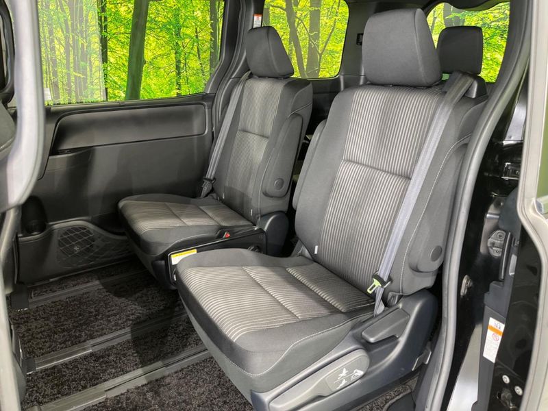 2020 Toyota Voxy DBA-ZRR85W (UW-6a6c14aab1819)[28]