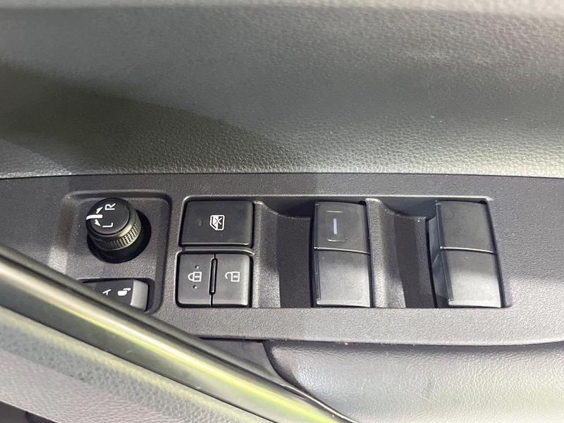 2025 Toyota Corolla Cross 6AA-ZVG13 (UW-6a6c14b48bc96)[17]