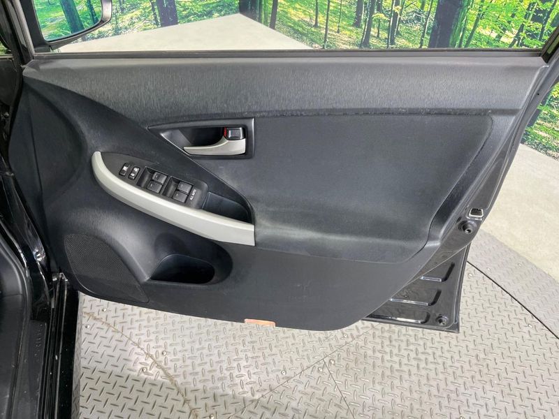 2012 Toyota Prius DAA-ZVW30 (UW-6a6c14be9a0ac)[29]