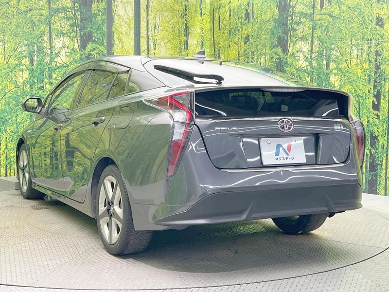 2016 Toyota Prius DAA-ZVW50 (UW-6a6c14c39774a)[27]