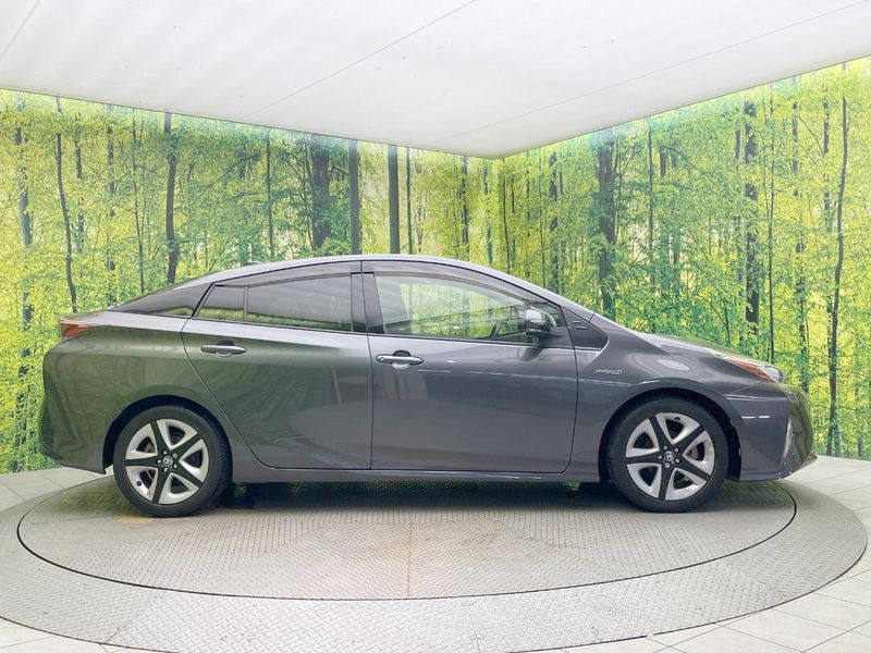2016 Toyota Prius DAA-ZVW50 (UW-6a6c14c39774a)[10]
