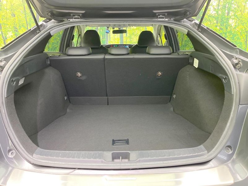2016 Toyota Prius DAA-ZVW50 (UW-6a6c14c39774a)[15]