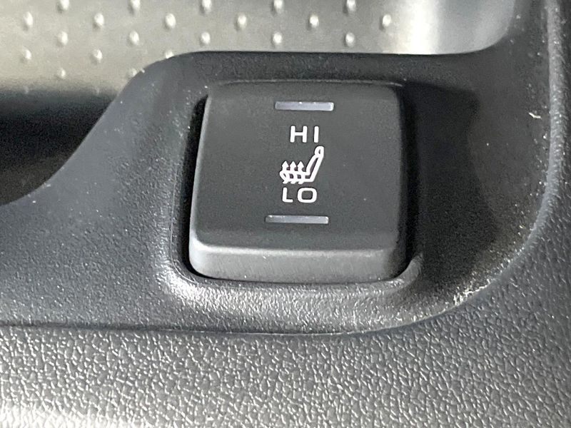 2022 Toyota Corolla Touring 6AA-ZWE211W (UW-6a6c14d61bd20)[20]