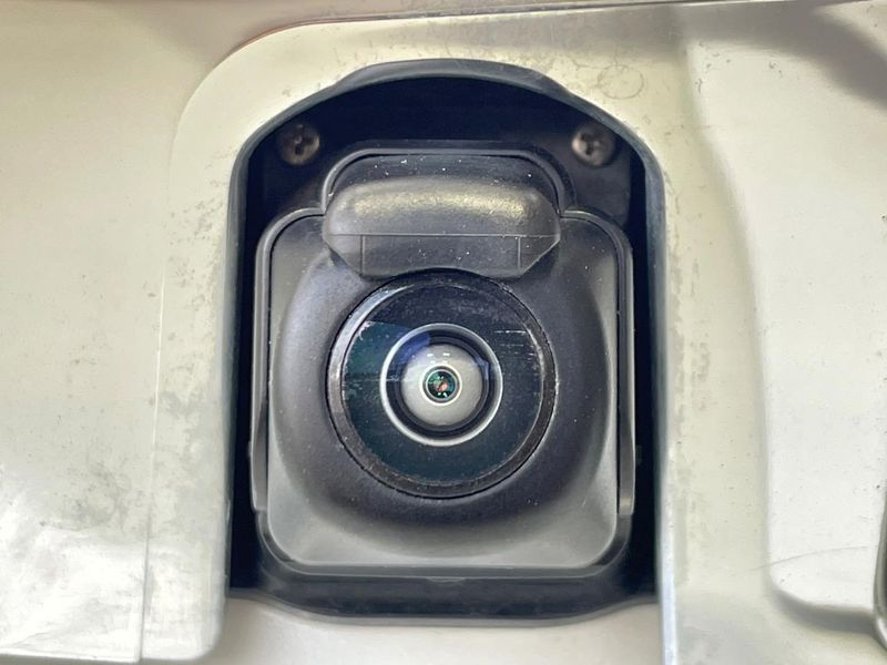 2018 Toyota Voxy DAA-ZWR80W (UW-6a6c14de88888)[17]