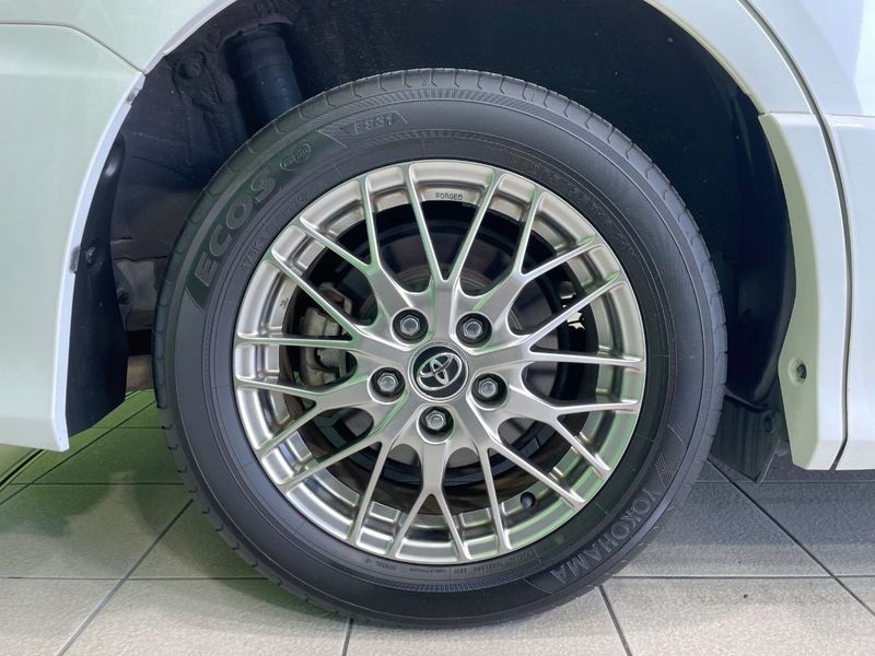 2018 Toyota Voxy DAA-ZWR80W (UW-6a6c14de88888)[27]