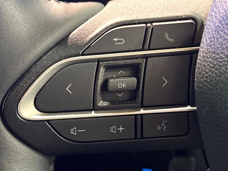 2023 Toyota Voxy 6AA-ZWR90W (UW-6a6c14e5559f5)[28]