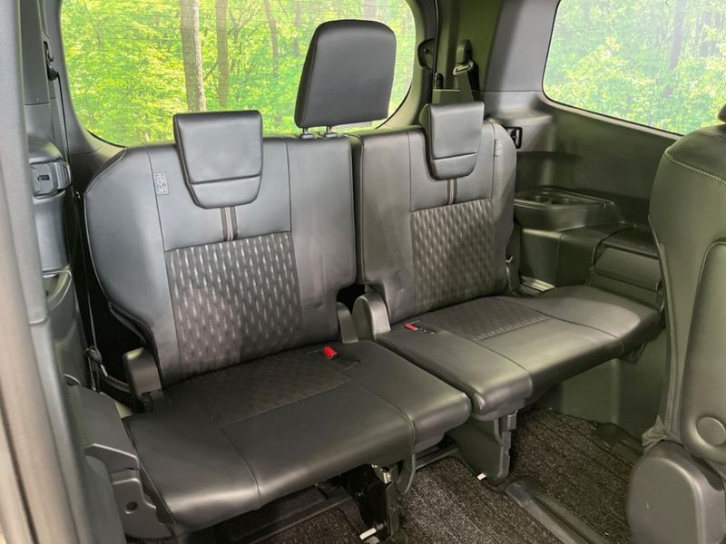 2023 Toyota Noah 6AA-ZWR90W (UW-6a6c14e6ad892)[8]