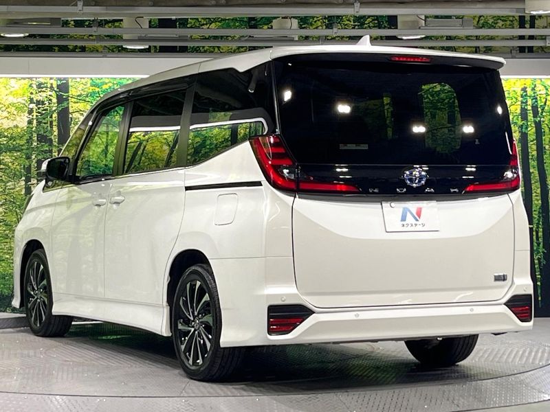 2025 Toyota Noah 6AA-ZWR90W (UW-6a6c14eb0d15c)[11]