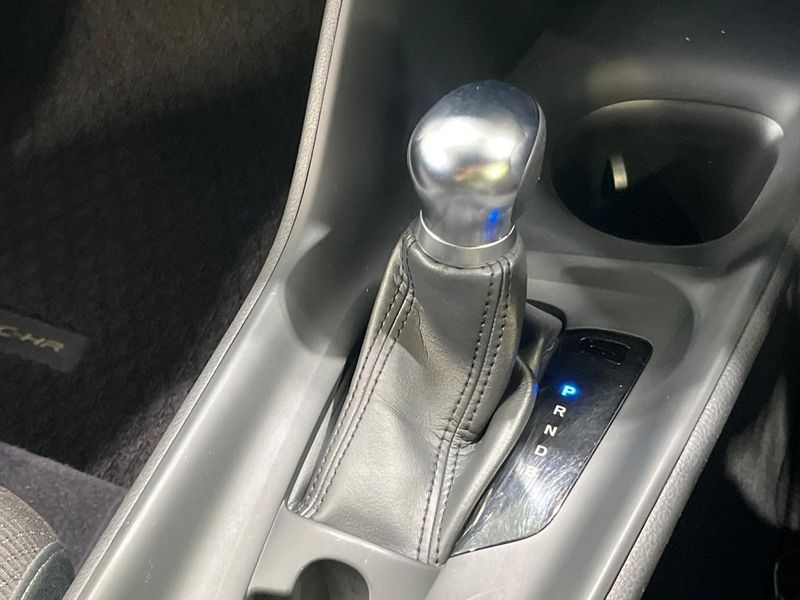 2018 Toyota C-HR DAA-ZYX10 (UW-6a6c14f49cb6f)[14]