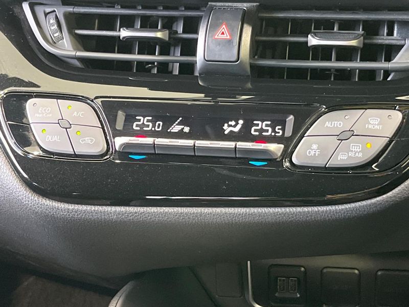 2018 Toyota C-HR DAA-ZYX10 (UW-6a6c14f49cb6f)[13]