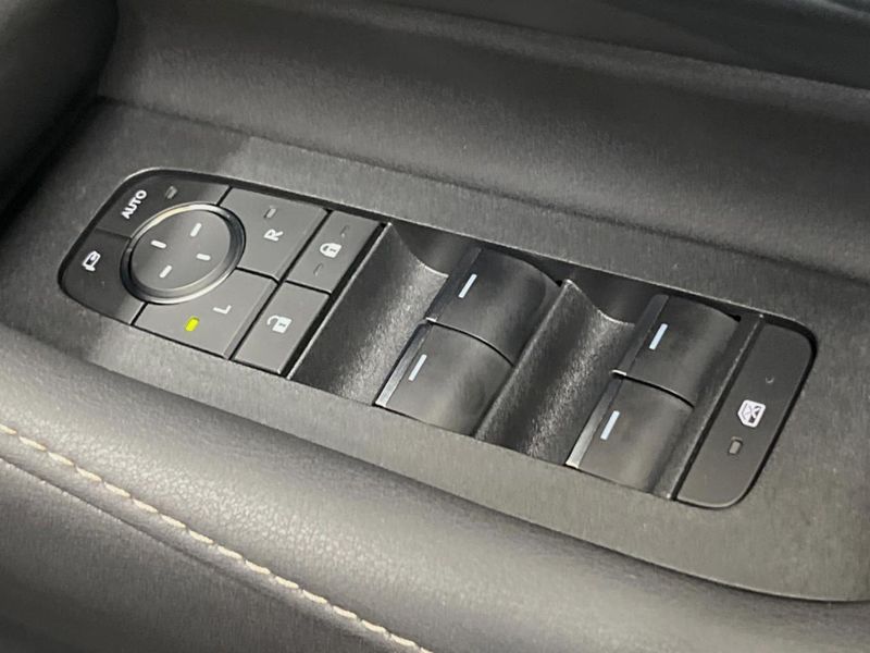 2023 Toyota Alphard Hybrid 6AA-AAHH40W (UW-6a6d6223be2d5)[15]