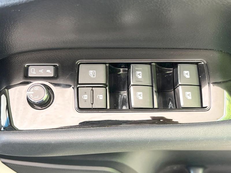 2018 Toyota Vellfire DBA-AGH30W (UW-6a6d623a5ecaa)[28]