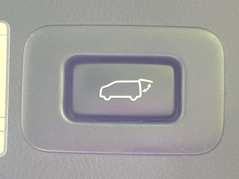 2019 Toyota Alphard DBA-AGH30W (UW-6a6d62404f0ed)[25]
