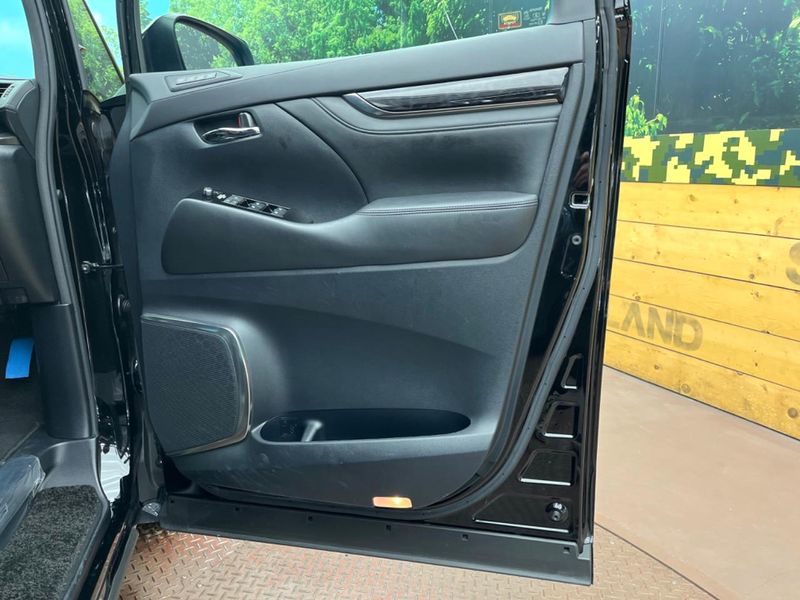 2021 Toyota Alphard 3BA-AGH30W (UW-6a6d6243e811a)[26]