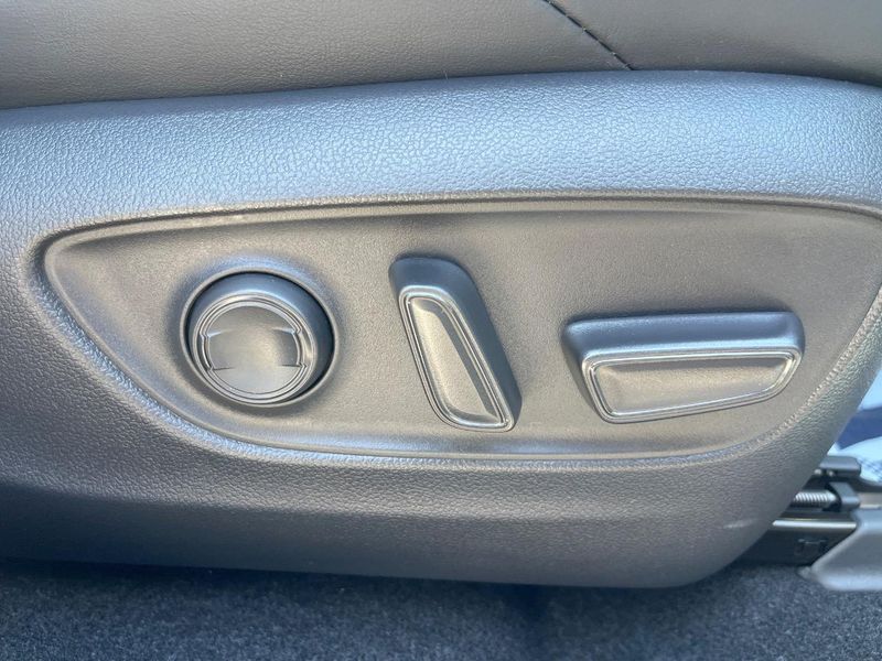 2023 Toyota Harrier Hybrid 6AA-AXUH80 (UW-6a6d6276bcb50)[19]