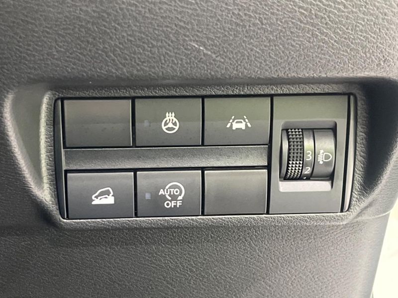 2024 Mitsubishi eK Cross 5AA-B37W (UW-6a6d62a471dd8)[11]
