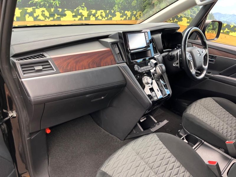 2023 Mitsubishi Delica D:5 3DA-CV1W (UW-6a6d62d00d544)[18]