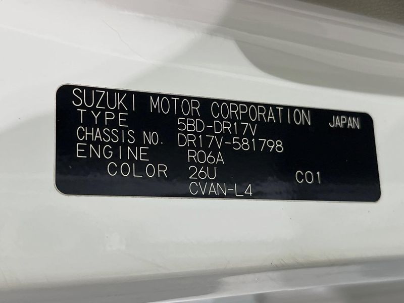 2022 Nissan NV100 Clipper Van 5BD-DR17V (UW-6a6d62ecd6fae)[1]