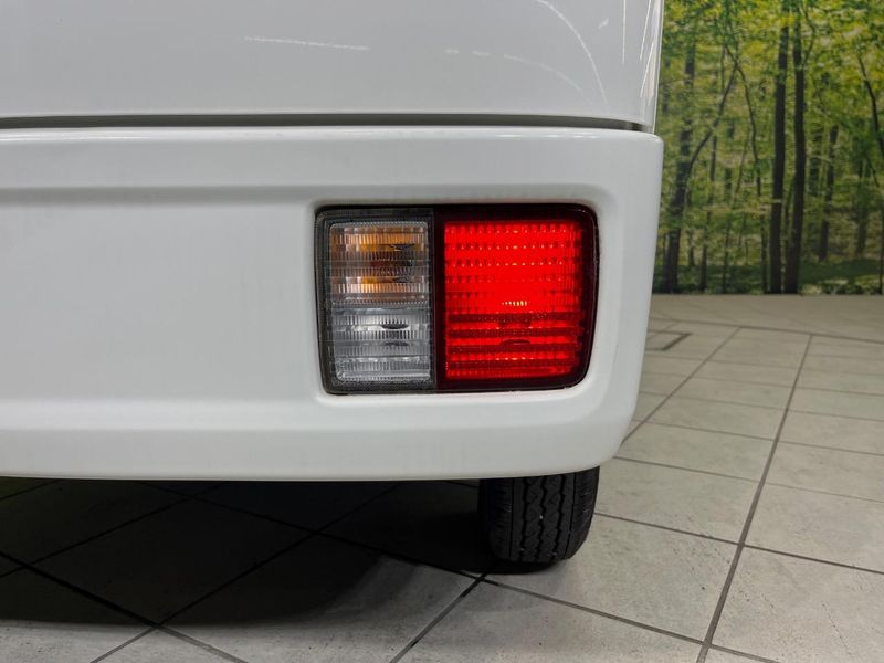 2022 Nissan NV100 Clipper Van 5BD-DR17V (UW-6a6d62ecd6fae)[11]