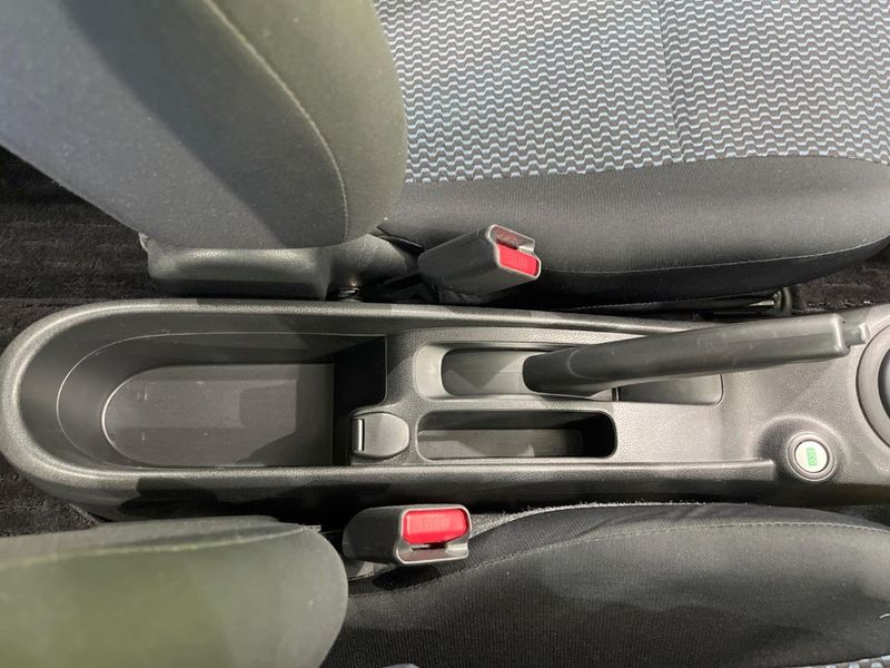 2013 Nissan Note DBA-E12 (UW-6a6d62eeb96f1)[19]