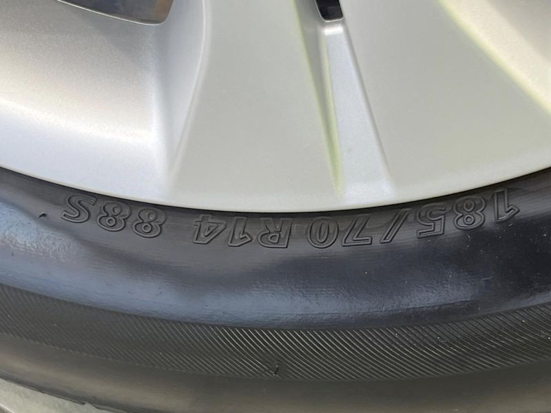 2013 Nissan Note DBA-E12 (UW-6a6d62eeb96f1)[11]