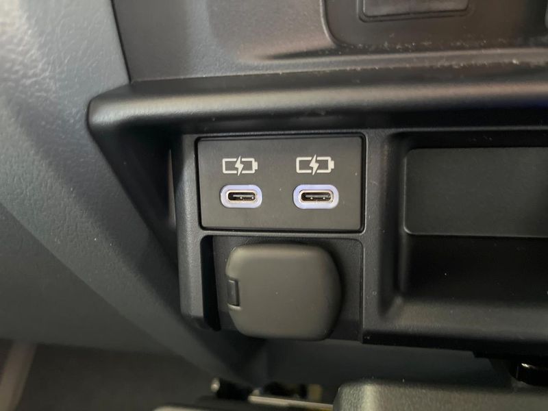 2025 Toyota Land Cruiser 70 3DA-GDJ76W (UW-6a6d6319779d2)[22]
