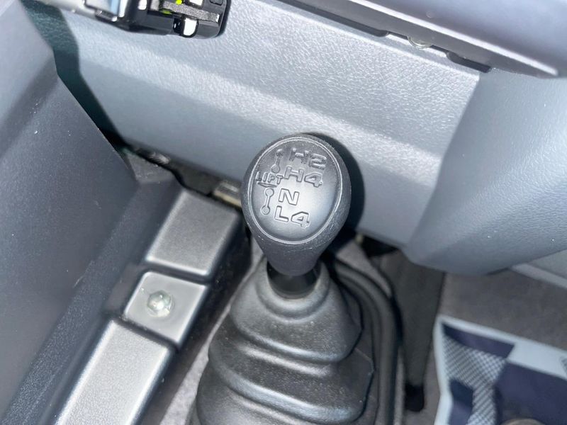 2025 Toyota Land Cruiser 70 3DA-GDJ76W (UW-6a6d6319779d2)[24]