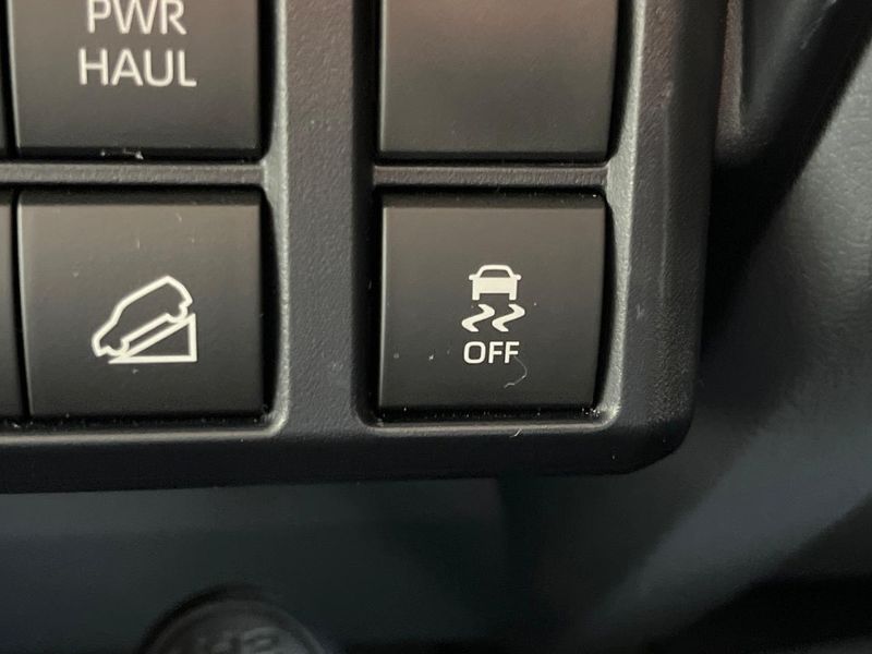 2025 Toyota Land Cruiser 70 3DA-GDJ76W (UW-6a6d6319779d2)[20]