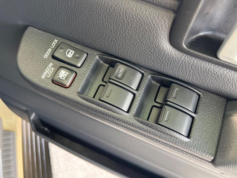 2025 Toyota Land Cruiser 70 3DA-GDJ76W (UW-6a6d6319779d2)[8]