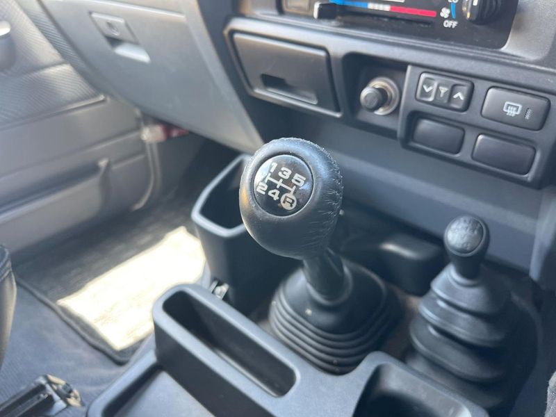 2015 Toyota Land Cruiser 70 CBF-GRJ76K (UW-6a6d633e3fbc6)[19]
