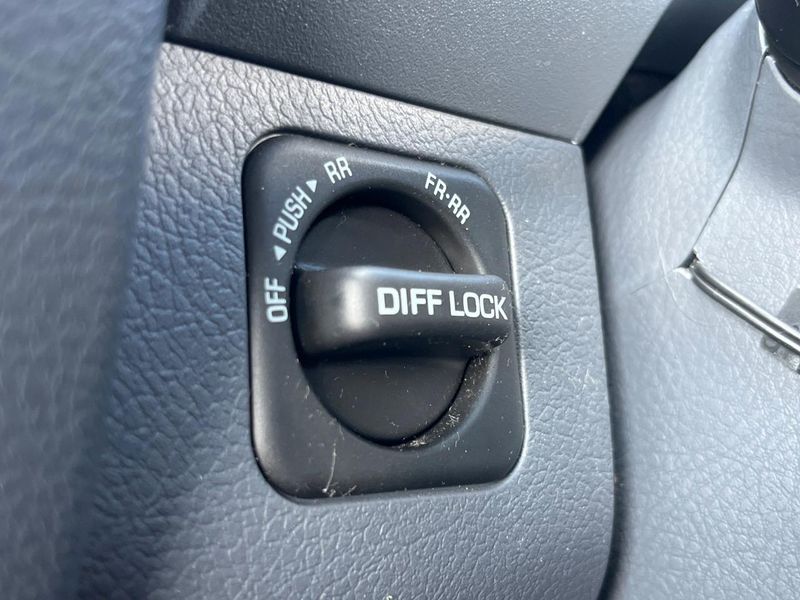 2015 Toyota Land Cruiser 70 CBF-GRJ76K (UW-6a6d633e3fbc6)[11]