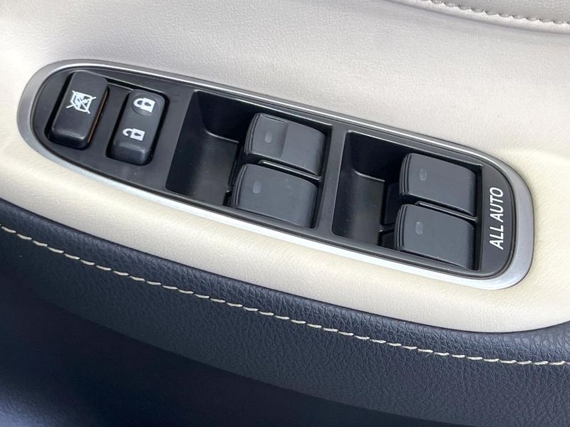 2013 Toyota Crown DBA-GRS211 (UW-6a6d633f4264b)[14]
