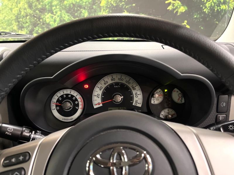2013 Toyota FJ CRUISER CBA-GSJ15W (UW-6a6d634191a17)[15]
