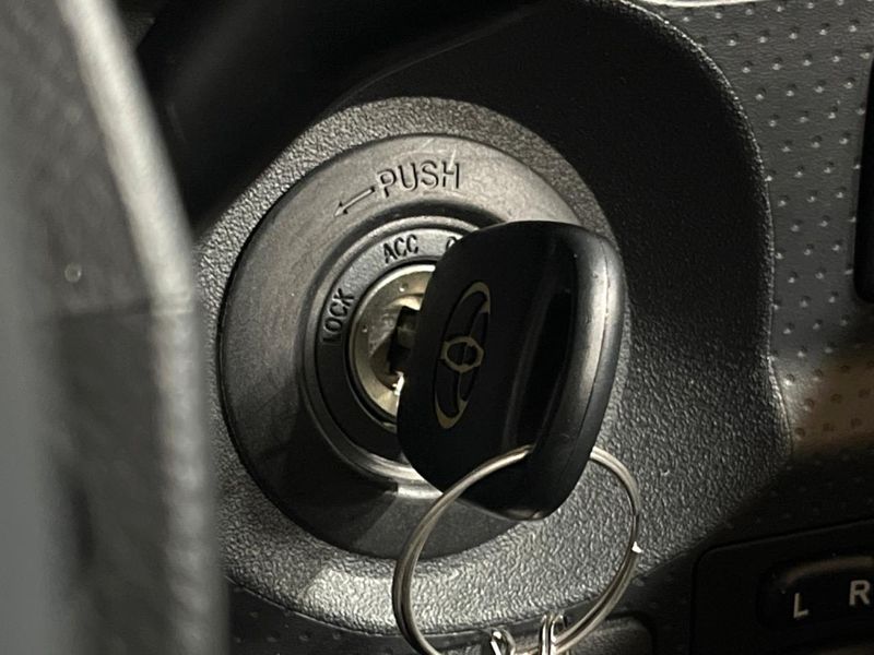 2013 Toyota FJ CRUISER CBA-GSJ15W (UW-6a6d634191a17)[16]