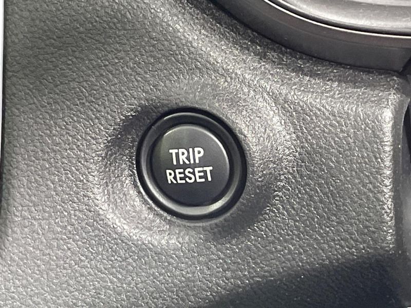 2018 Subaru XV DBA-GT7 (UW-6a6d63498ff1a)[16]