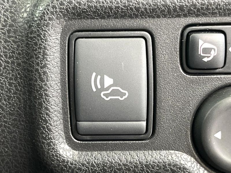 2017 Nissan Note DAA-HE12 (UW-6a6d635df4125)[29]