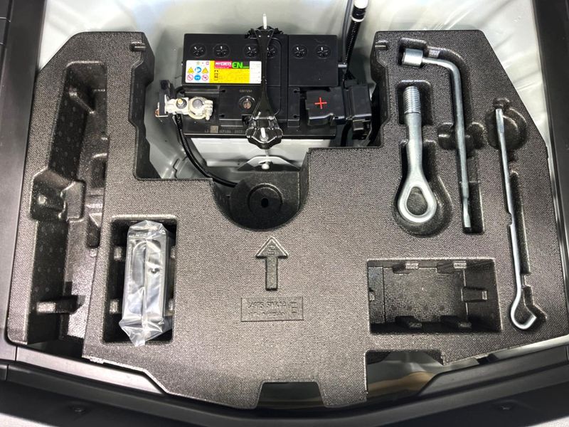2017 Nissan Note DAA-HE12 (UW-6a6d635df4125)[15]