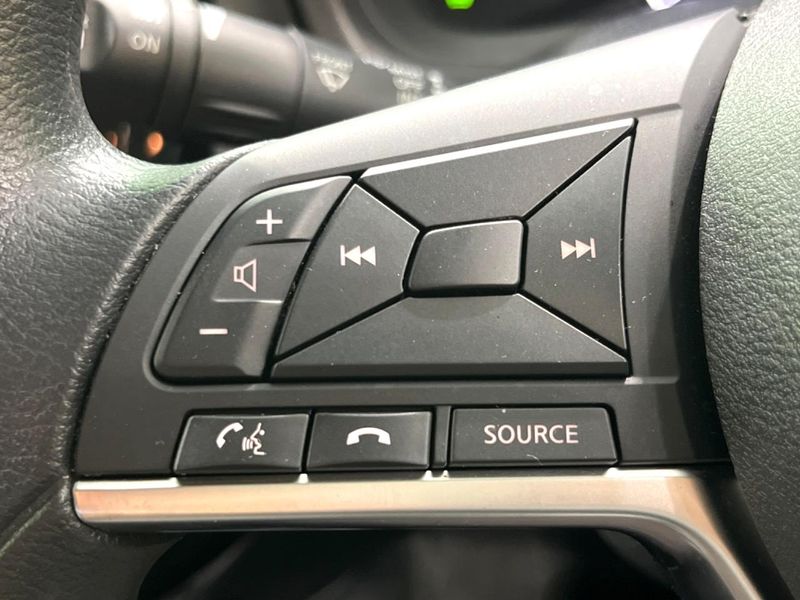 2017 Nissan Note DAA-HE12 (UW-6a6d635df4125)[24]